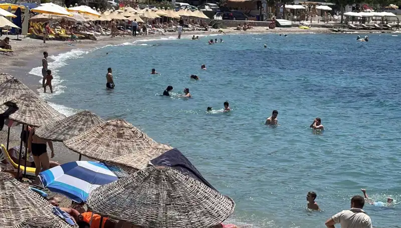 Sıcak Hava Dalgası: 36 Derecede Sahile Akın Edenler