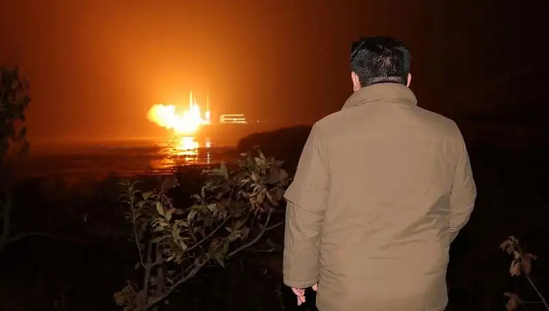 Kuzey Kore’nin Silahlanma Yarışı: Fatura Kimlerin Cebine Gidiyor?